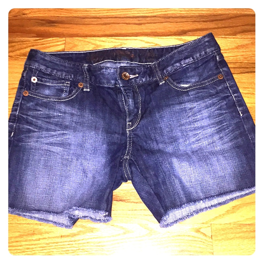Express jean shorts. Size 4